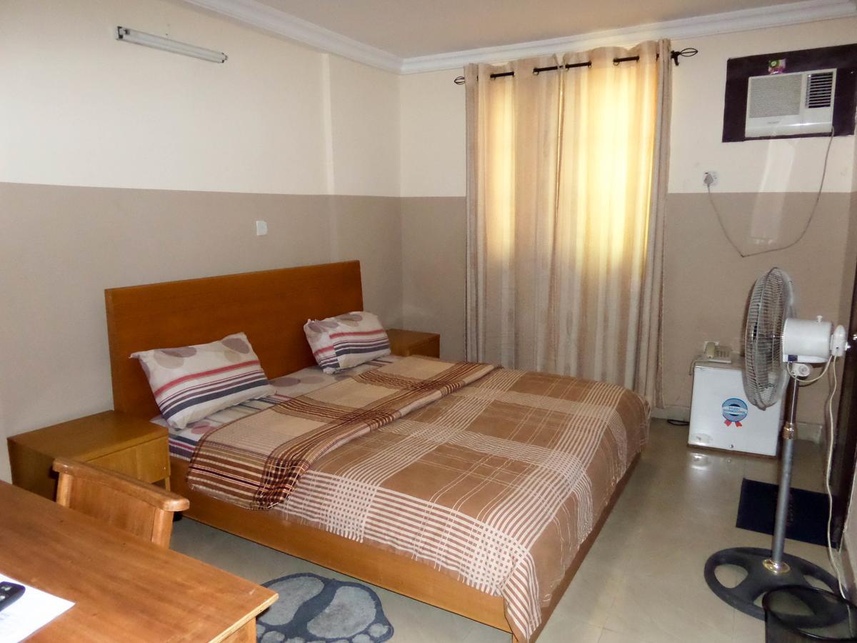 Wonder King Hotel Лагос Экстерьер фото